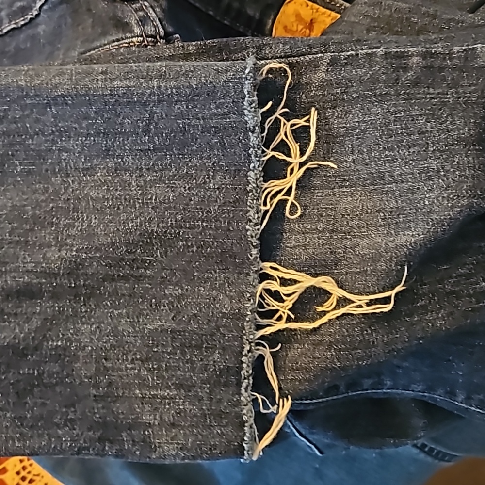Levi Mid Rise Skinny - Picture 3 of 5
